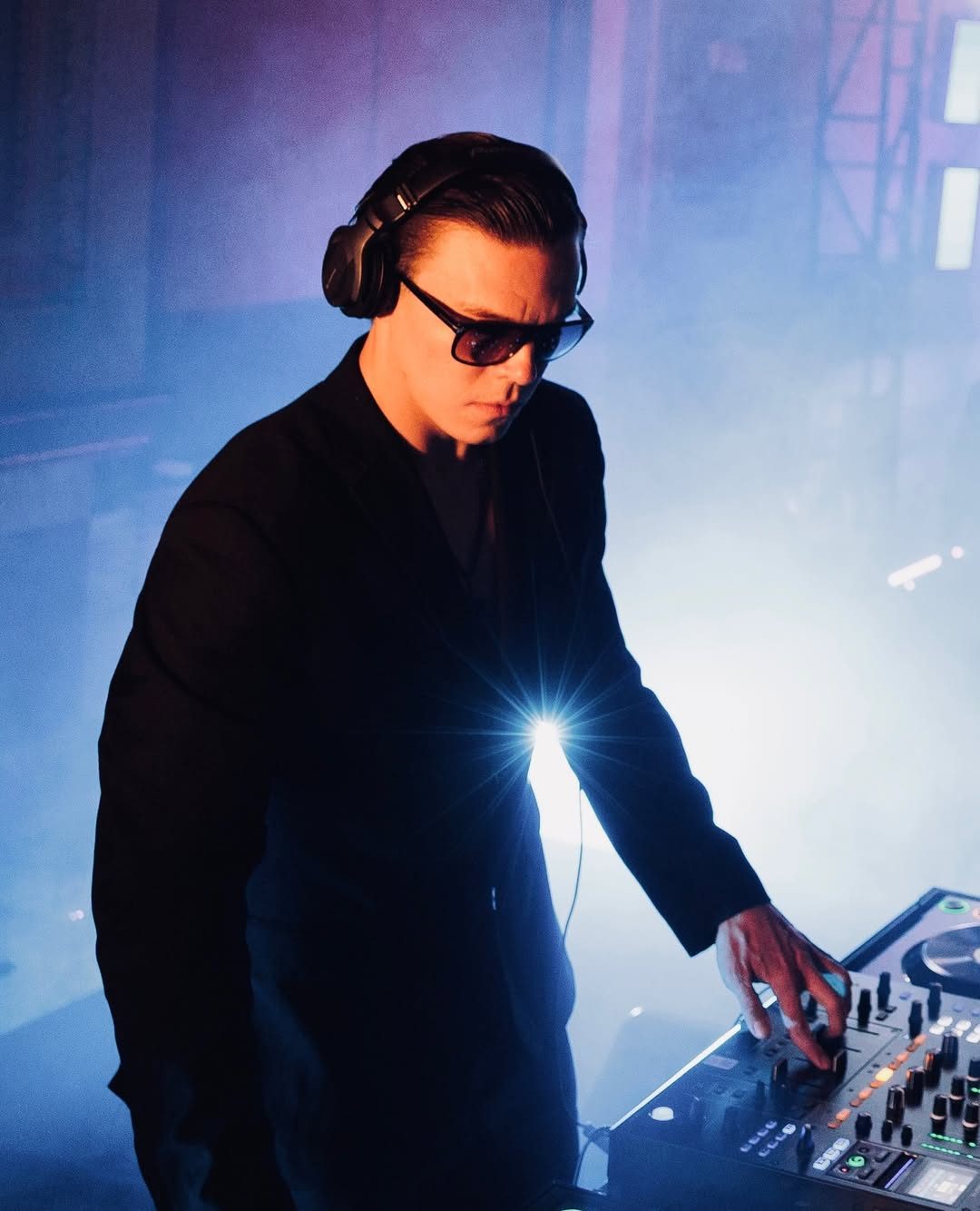 NAŸL at the decks at The Hibernia, San Francisco